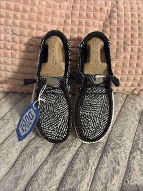 Hey Dude Men’s Slip-On Knit Loafers in Black and White